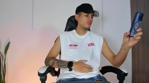 Snapshot of nickyblazze_ chatting on October 12, 2025, 12:15 pm Nicky online show from October 12, 2025, 12:15 pm