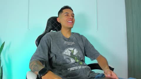 Snapshot of nickyblazze_ chatting on October 15, 2025, 11:54 am Nicky online show from October 15, 2025, 11:54 am