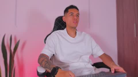 Snapshot of nickyblazze_ chatting on October 18, 2025, 12:06 pm Nicky online show from October 18, 2025, 12:06 pm