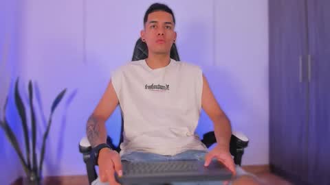 Nicky  online show from November 3, 2025, 1:01 pm