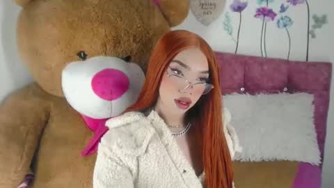 Snapshot of nickynoa chatting on February 8, 2025, 9:15 pm Nicky online show from February 8, 2025, 9:15 pm