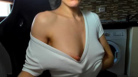 Nicky online show from February 11, 2025, 1:30 pm