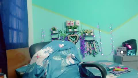 Snapshot of nickyribeiro chatting on March 8, 2025, 7:53 pm nickyribeiro online show from March 8, 2025, 7:53 pm