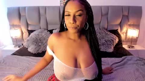 Snapshot of nickytouse chatting on December 10, 2024, 9:54 pm Nicky online show from December 10, 2024, 9:54 pm