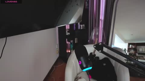 Snapshot of nickywindsor chatting on September 27, 2025, 9:09 pm Nicky online show from September 27, 2025, 9:09 pm