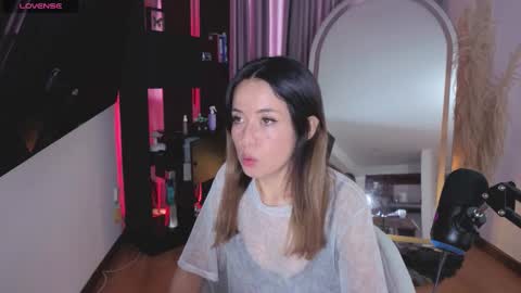 Snapshot of nickywindsor chatting on October 5, 2025, 4:27 pm Nicky online show from October 5, 2025, 4:27 pm