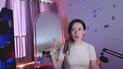 Snapshot of nickywindsor chatting on October 21, 2025, 5:46 pm Nicky online show from October 21, 2025, 5:46 pm