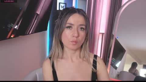 Snapshot of nickywindsor chatting on December 14, 2025, 4:23 pm Nicky online show from December 14, 2025, 4:23 pm