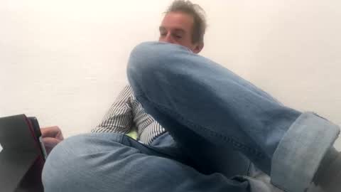 Nico online show from December 3, 2025, 7:23 pm