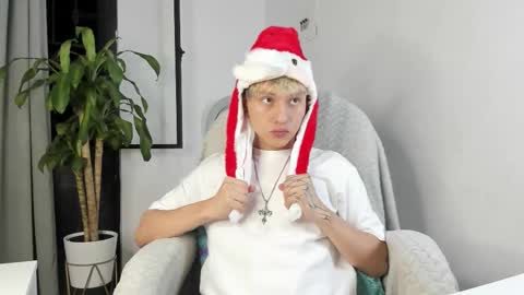 Nico  online show from November 11, 2025, 5:07 am