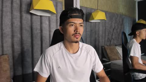 Nicolai online show from December 4, 2025, 11:41 am