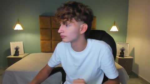 nicolasferrer18 online show from November 15, 2025, 7:21 pm