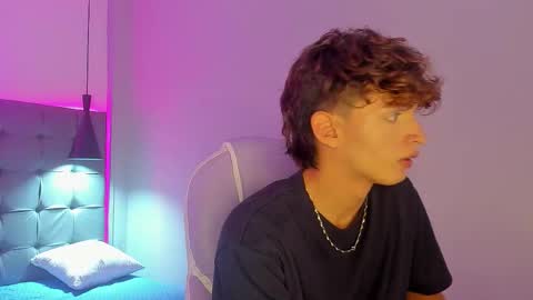 nicolasferrer18 online show from November 30, 2025, 7:18 pm