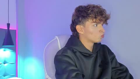 nicolasferrer18 online show from December 3, 2025, 7:23 pm