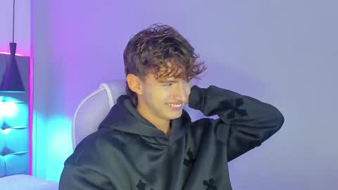 nicolasferrer18 online show from December 5, 2025, 7:32 pm