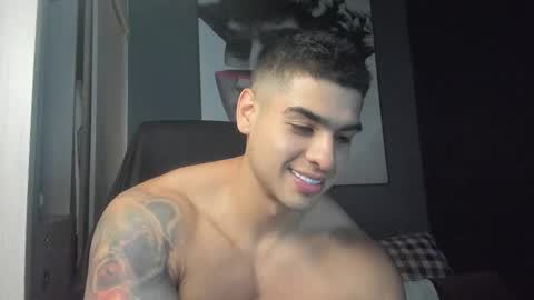 Snapshot of nicolasmuscle chatting on November 25, 2025, 5:02 pm Andres online show from November 25, 2025, 5:02 pm