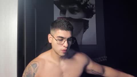 Snapshot of nicolasmuscle chatting on December 3, 2025, 4:27 pm Andres online show from December 3, 2025, 4:27 pm