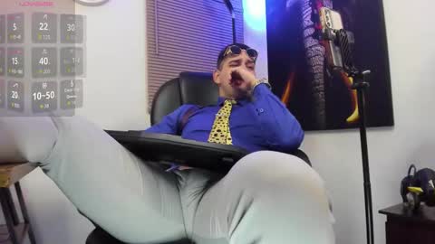 Nicolas Fellener online show from September 12, 2025, 4:01 am