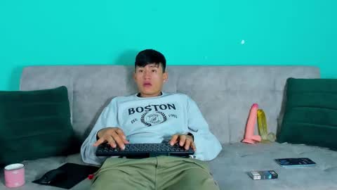 nicolastorres__ online show from November 13, 2025, 3:16 am