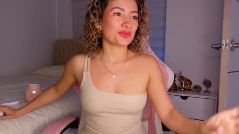 Nicol  online show from November 11, 2025, 3:12 pm