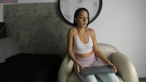 Snapshot of nicole2507 chatting on November 21, 2025, 11:42 am Nicole online show from November 21, 2025, 11:42 am