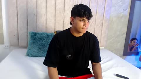 Snapshot of nicole_and_thiago chatting on March 8, 2025, 8:57 pm nicole_and_thiago online show from March 8, 2025, 8:57 pm
