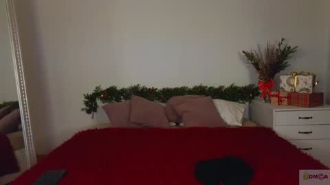 Nicole online show from December 20, 2024, 9:17 pm