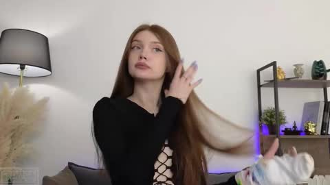 Nicole online show from September 27, 2025, 7:08 pm