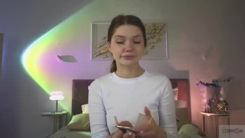 Nicole online show from November 26, 2025, 9:49 pm