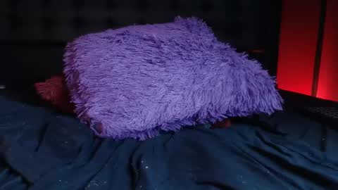 nicole_brown1126 online show from March 2, 2025, 1:36 am