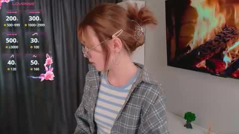 Snapshot of nicole_carters chatting on October 17, 2025, 9:01 am Nicole online show from October 17, 2025, 9:01 am