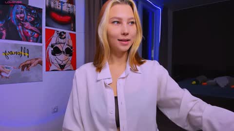 Nicole online show from December 4, 2024, 11:57 pm