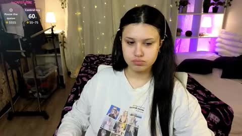 Snapshot of nicole_parshikova chatting on November 7, 2025, 10:04 am My name is Nicole. I m completely new here online show from November 7, 2025, 10:04 am