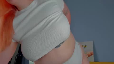 Snapshot of nicole_wans chatting on September 19, 2025, 8:16 am Nicole online show from September 19, 2025, 8:16 am