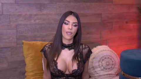 Nicole online show from November 8, 2025, 8:47 am