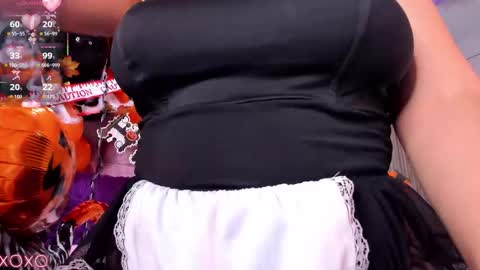 nicolee19_ online show from October 24, 2025, 11:01 pm