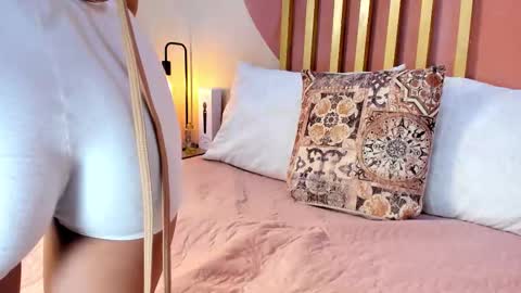 N i c o l e  online show from November 26, 2025, 7:48 pm