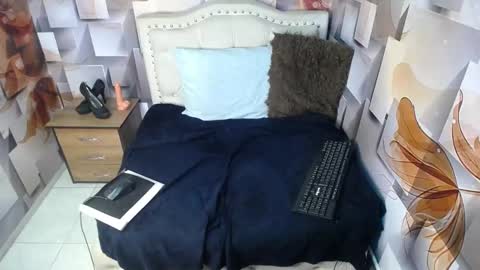 nicolee millerr online show from January 25, 2025, 4:13 pm