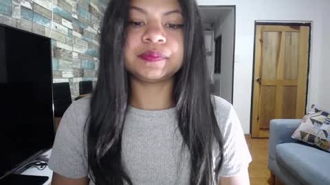 Snapshot of nicoleebon chatting on October 4, 2025, 9:40 am Nicole online show from October 4, 2025, 9:40 am