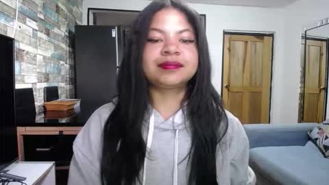 Snapshot of nicoleebon chatting on October 6, 2025, 11:51 am Nicole online show from October 6, 2025, 11:51 am