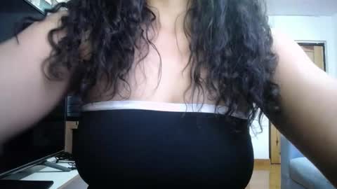 Snapshot of nicoleebon chatting on October 24, 2025, 9:44 pm Nicole online show from October 24, 2025, 9:44 pm