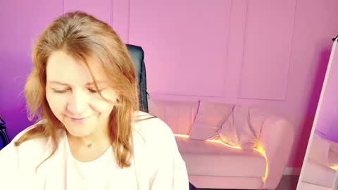 nicolehits online show from November 1, 2025, 9:22 am