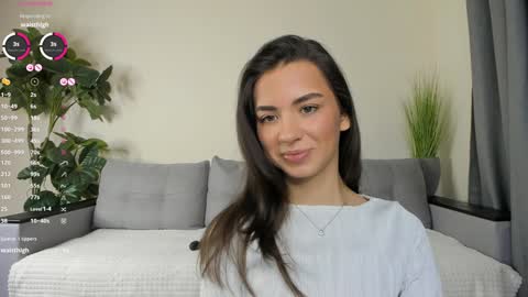 Snapshot of nicoleluuv chatting on December 13, 2024, 1:12 pm Dua Lipa online show from December 13, 2024, 1:12 pm