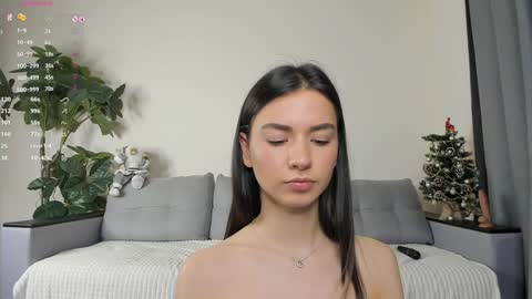 Snapshot of nicoleluuv chatting on January 3, 2025, 4:06 pm Dua Lipa online show from January 3, 2025, 4:06 pm