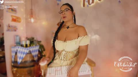 Snapshot of nicolemorelli2 chatting on October 3, 2025, 12:57 pm Andrea give it a thumbs up please its important online show from October 3, 2025, 12:57 pm