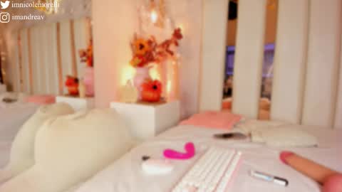 Snapshot of nicolemorelli2 chatting on October 27, 2025, 11:58 am Andrea give it a thumbs up please its important online show from October 27, 2025, 11:58 am