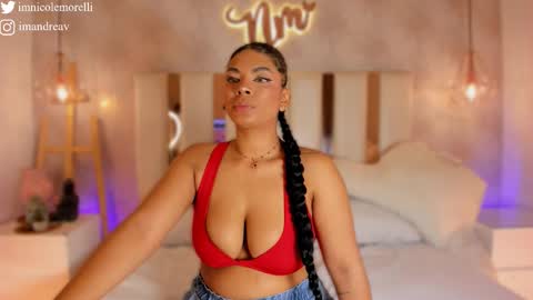 Snapshot of nicolemorelli2 chatting on November 6, 2025, 11:55 am Andrea give it a thumbs up please its important online show from November 6, 2025, 11:55 am