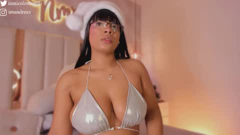 Snapshot of nicolemorelli2 chatting on December 5, 2025, 12:47 pm Andrea give it a thumbs up please its important online show from December 5, 2025, 12:47 pm