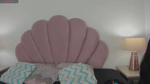 Snapshot of nicoleparadise_ chatting on September 16, 2025, 12:28 pm NICOLE online show from September 16, 2025, 12:28 pm