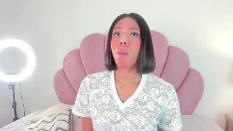 NICOLE online show from November 5, 2025, 12:27 pm